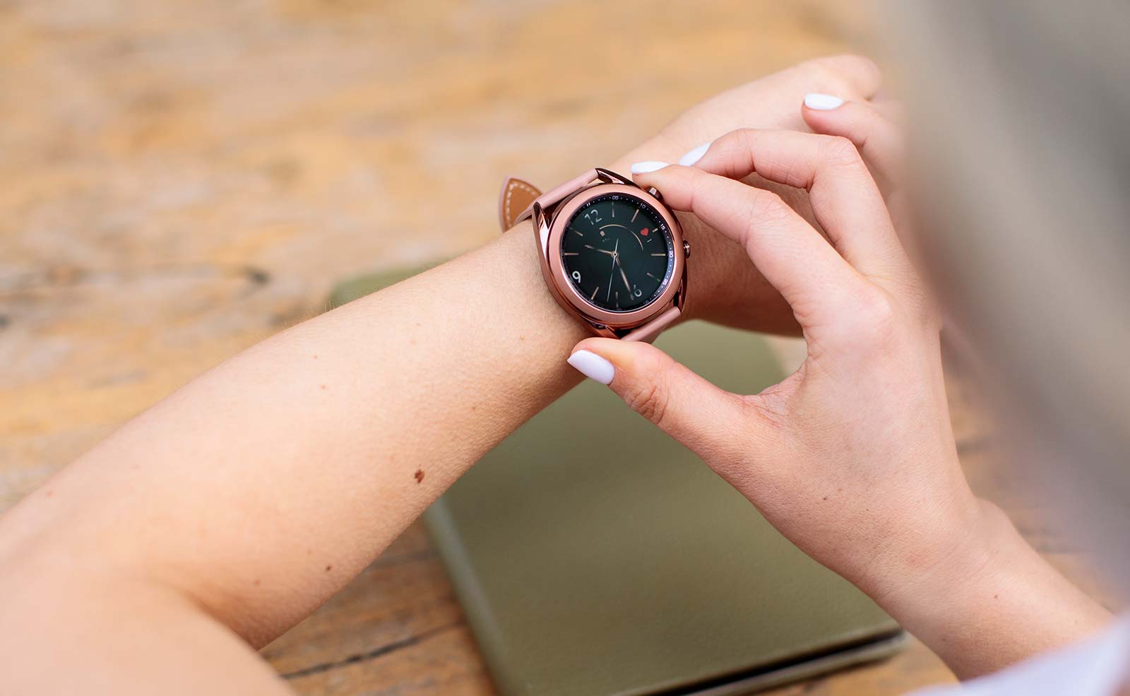 Часы Самсунг Розовые Galaxy Watch