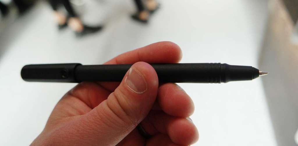 lenovo-yogabook-hand-held-pen