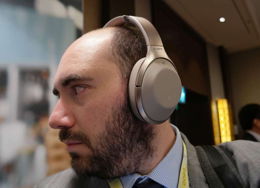 sony-mdr-1000x-ifa-2016-11-hands-on