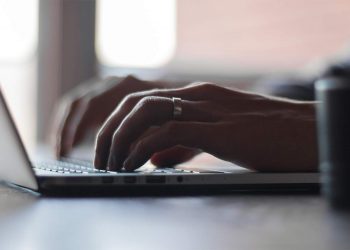 How do you spot malware or ransomware?