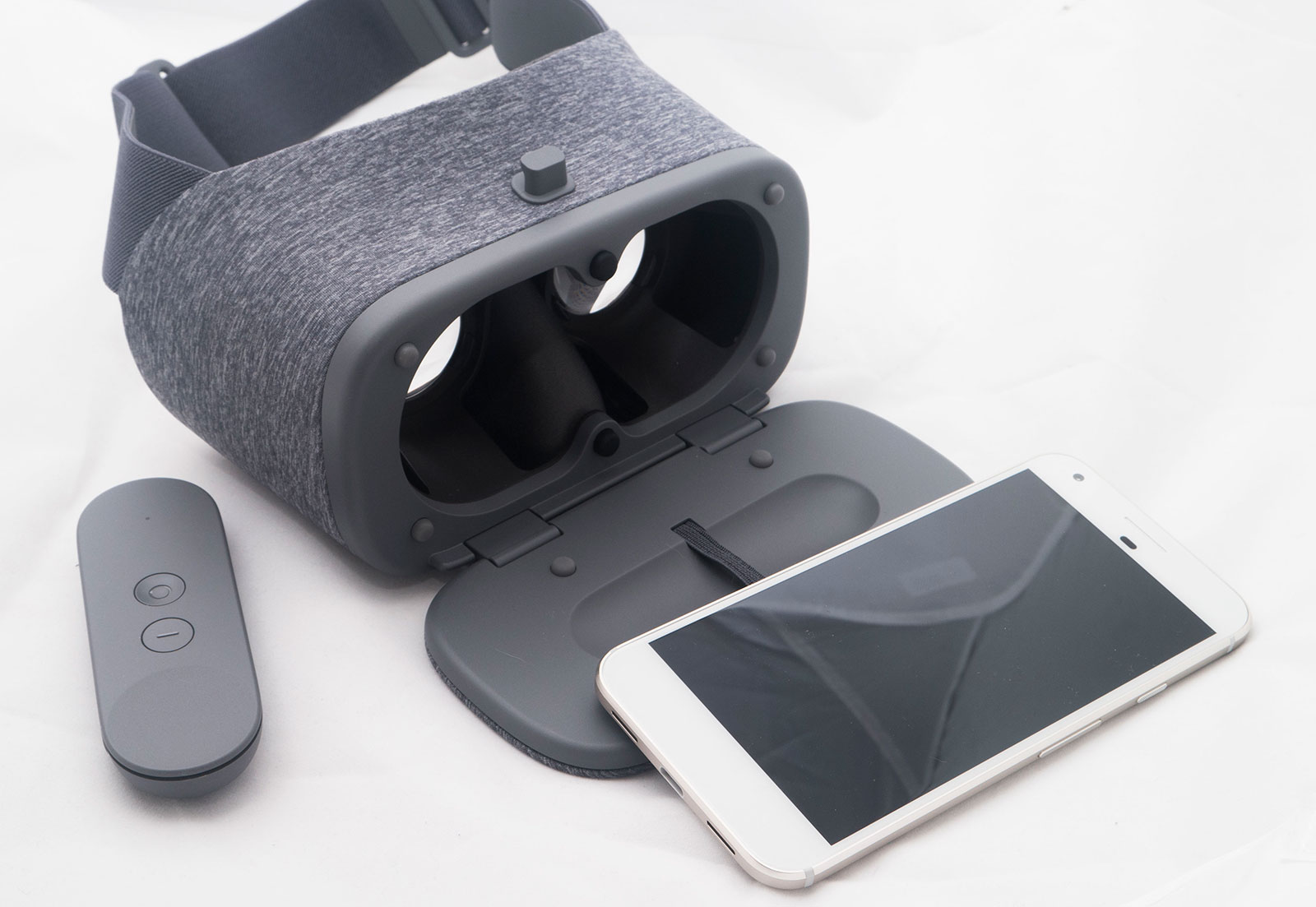 Daydream View, el primer visor VR de Google