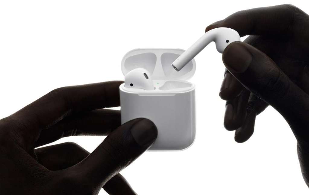 apple-airpods-2016-01