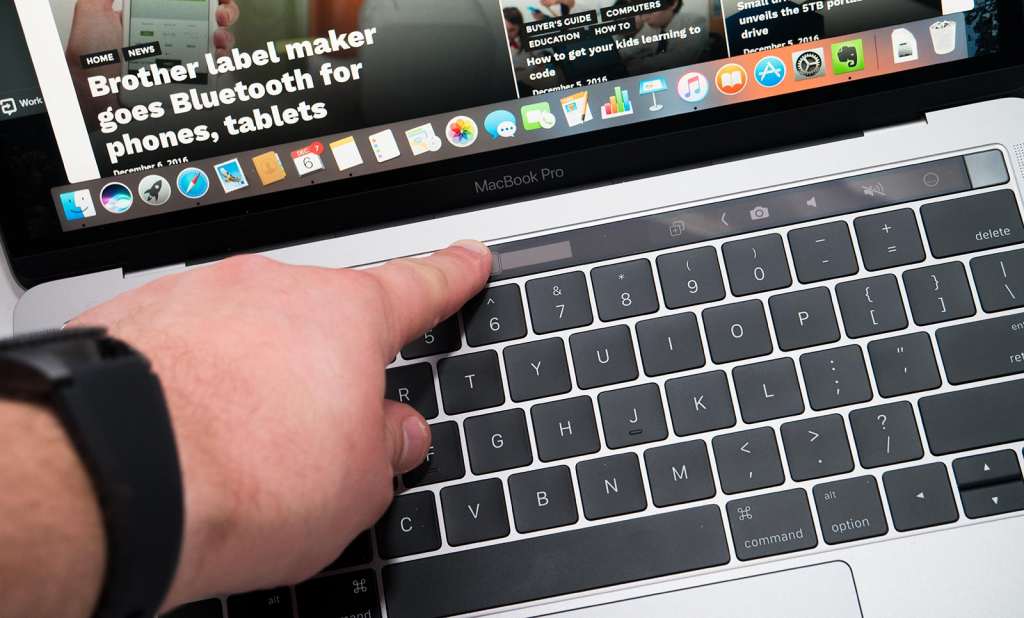 apple-macbook-pro-touchbar-review-2016-09