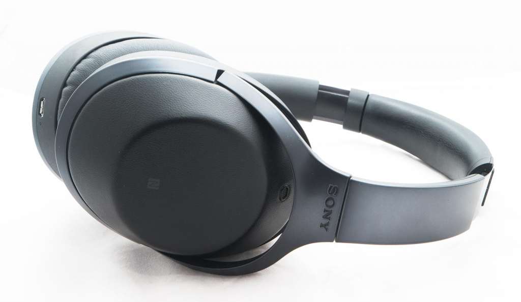 sony-mdr-1000x-headphone-review-2016-04