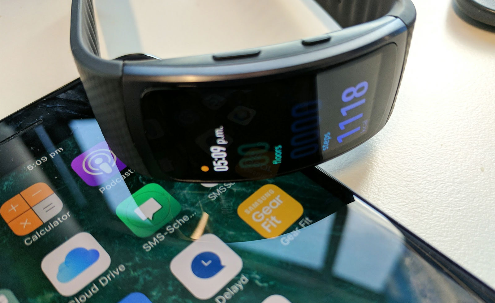 Samsung gear fit hot sale 2 pro ios