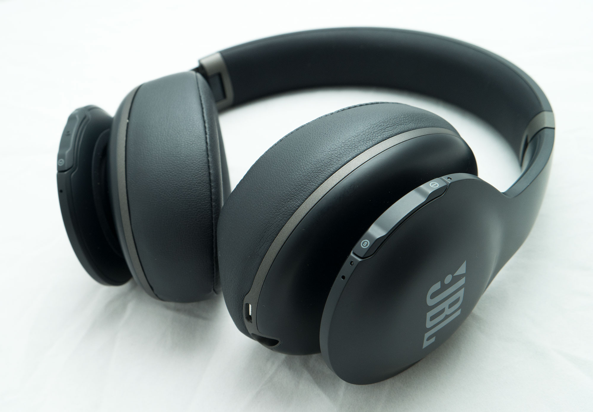 Review JBL Everest Elite 700 wireless noise cancelling headphones