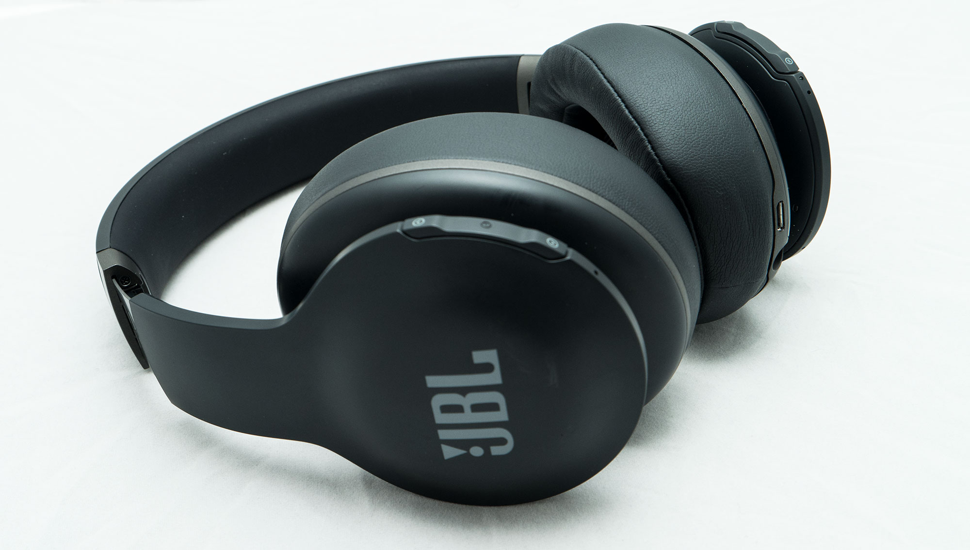 Review JBL Everest Elite 700 wireless noise cancelling headphones