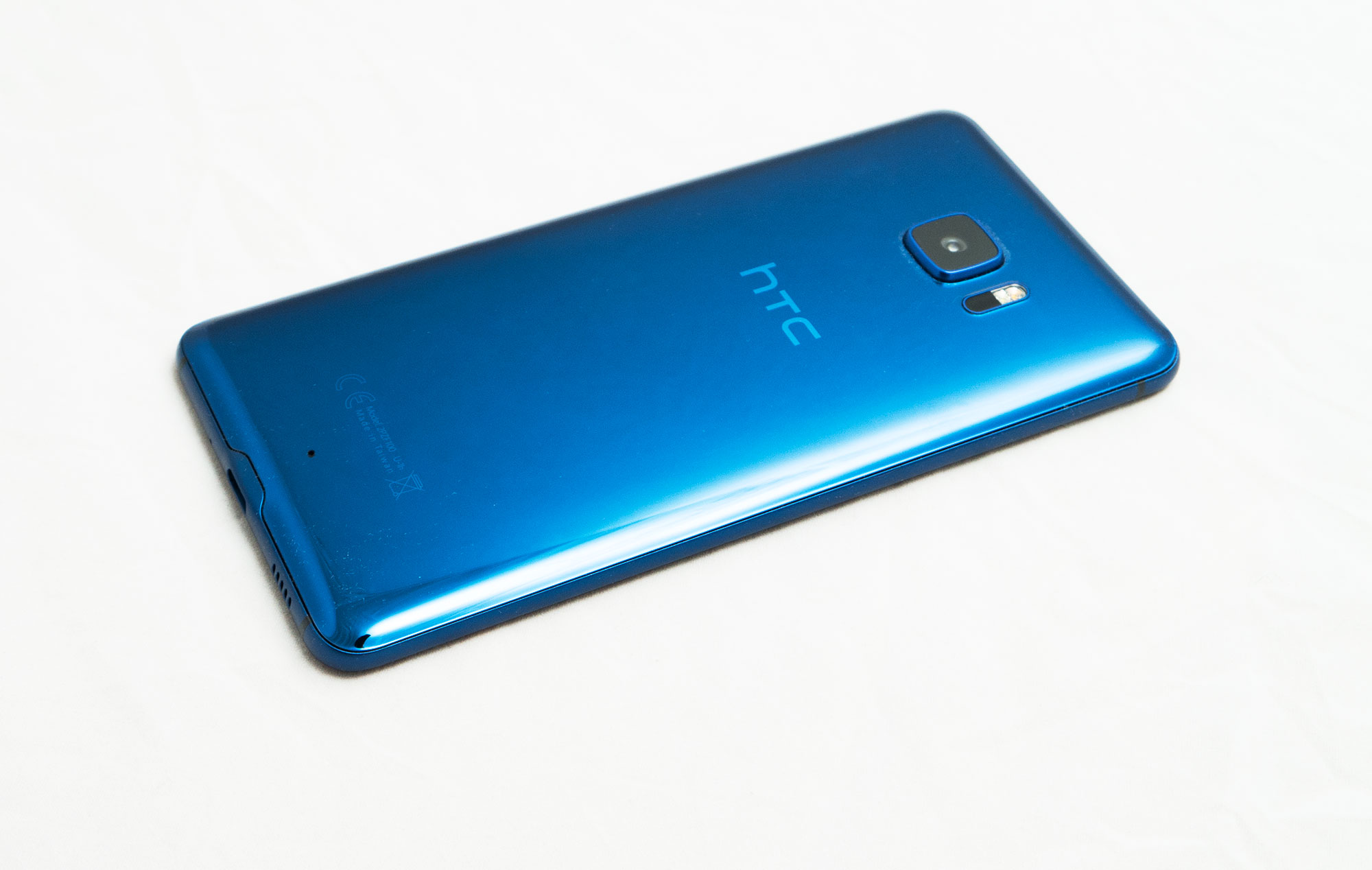 HTC U Ultra 64GB Single SIM Factory Unlocked Android OS Smartphone  (Sapphire Blue) - International Version with No Warranty : :  Electronics