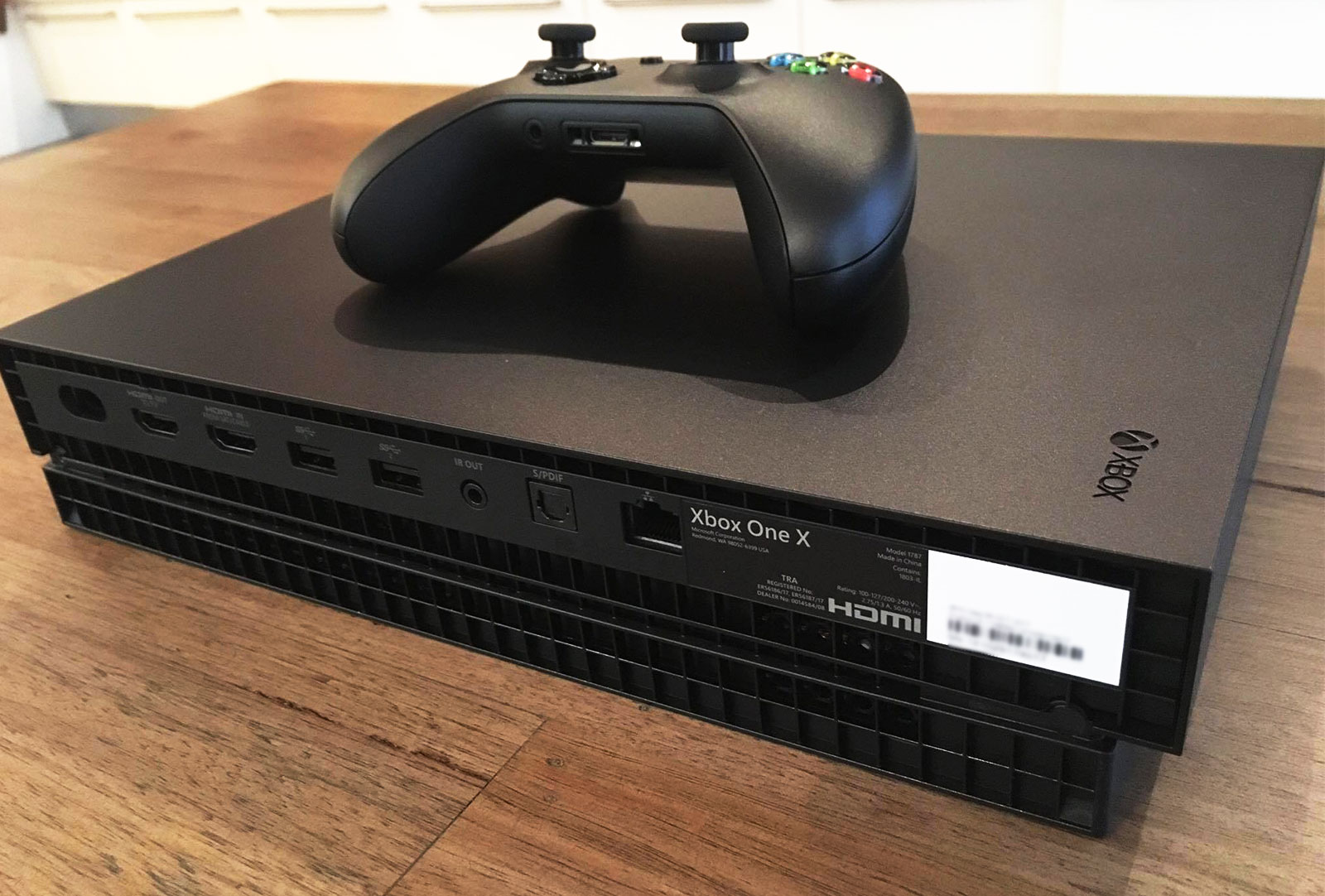 Microsoft’s Xbox One X arrives for an unboxing – Pickr
