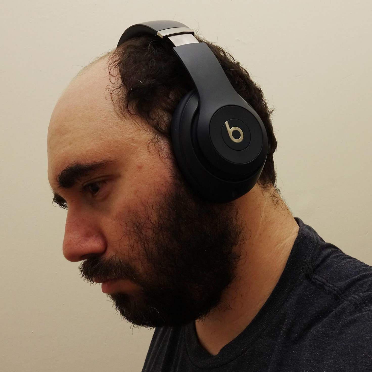 Review Beats Studio 3 Wireless noisecancellation headphones Pickr