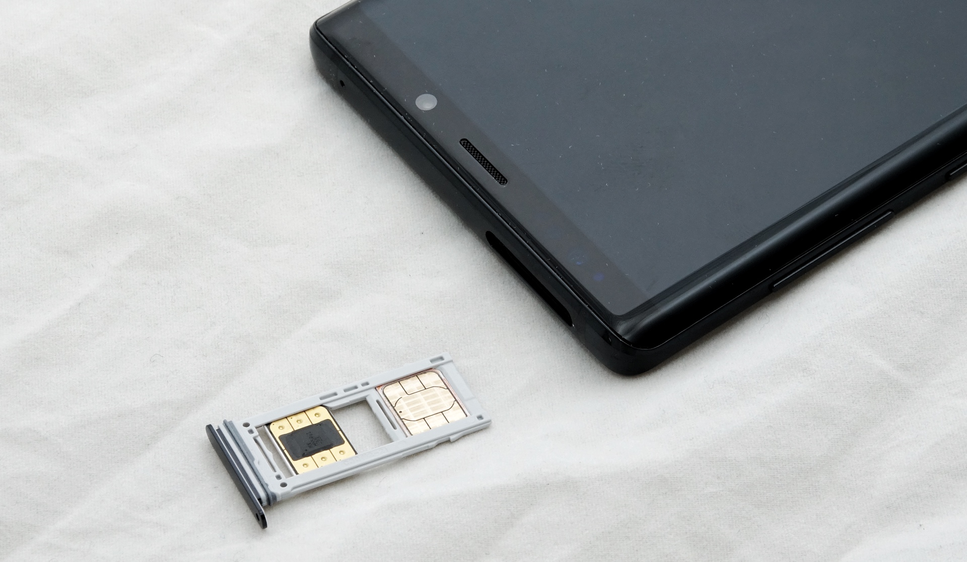 Samsung Galaxy Note 9 dual SIM slot / microSD expansion