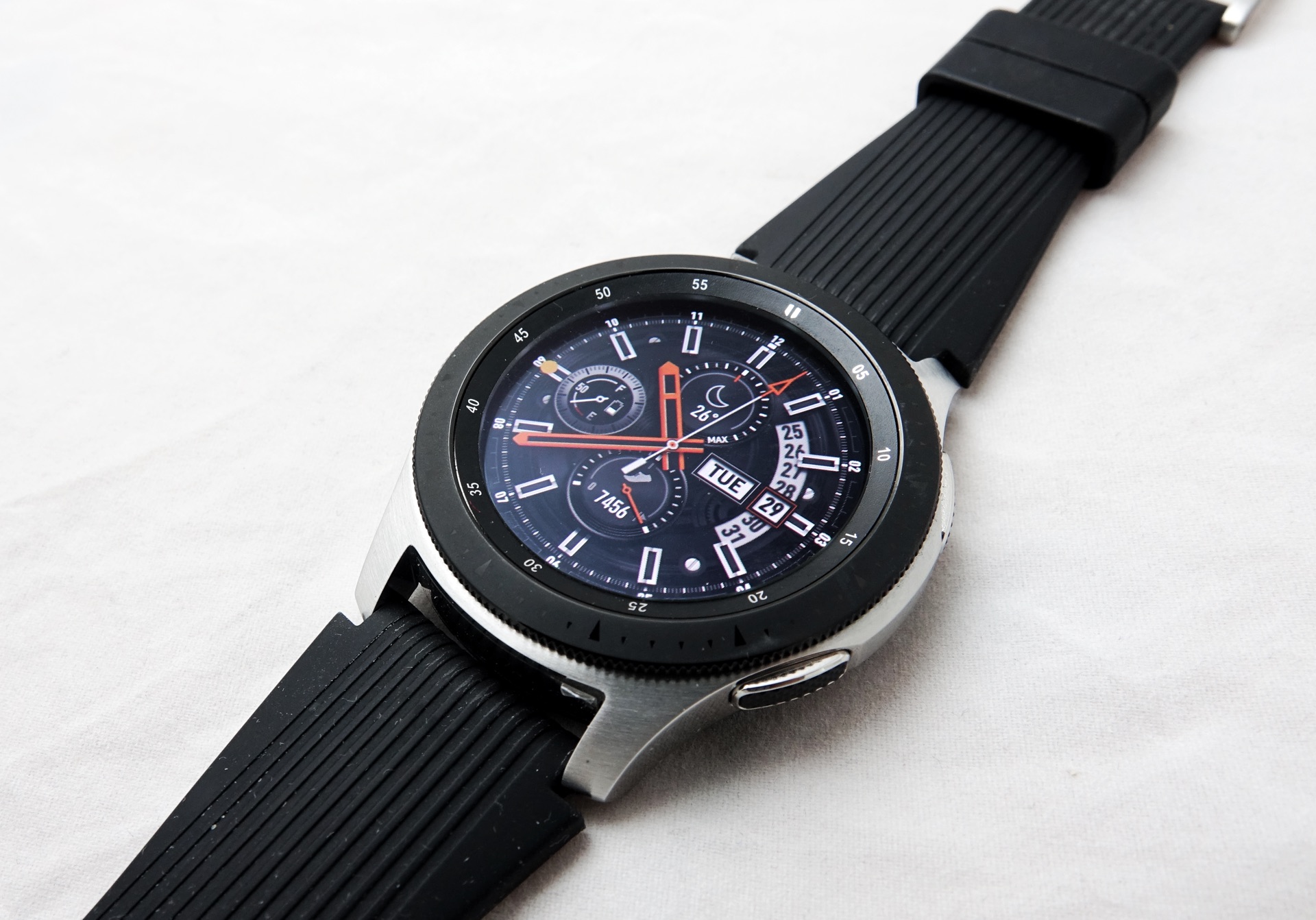 スマートウ SAMSUNG シルバー 46mmの通販 by ヤス's shop｜サムスンならラクマ - Galaxy Watch スマートウ