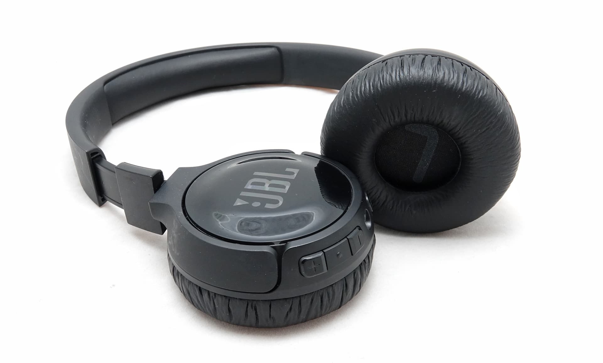 Review JBL Tune600BTNC wireless noise cancelling headphones Pickr