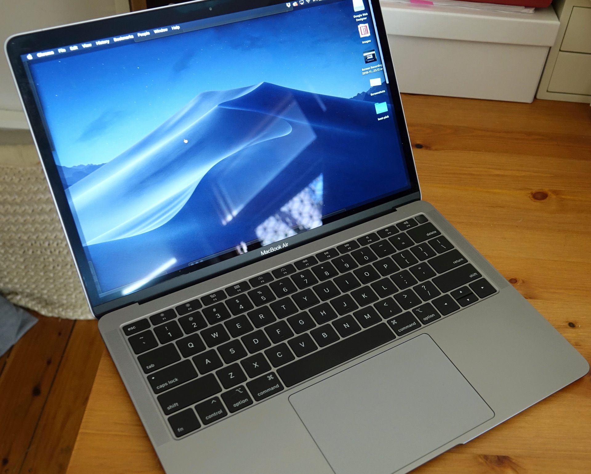 Чем отличается apple macbook air от pro