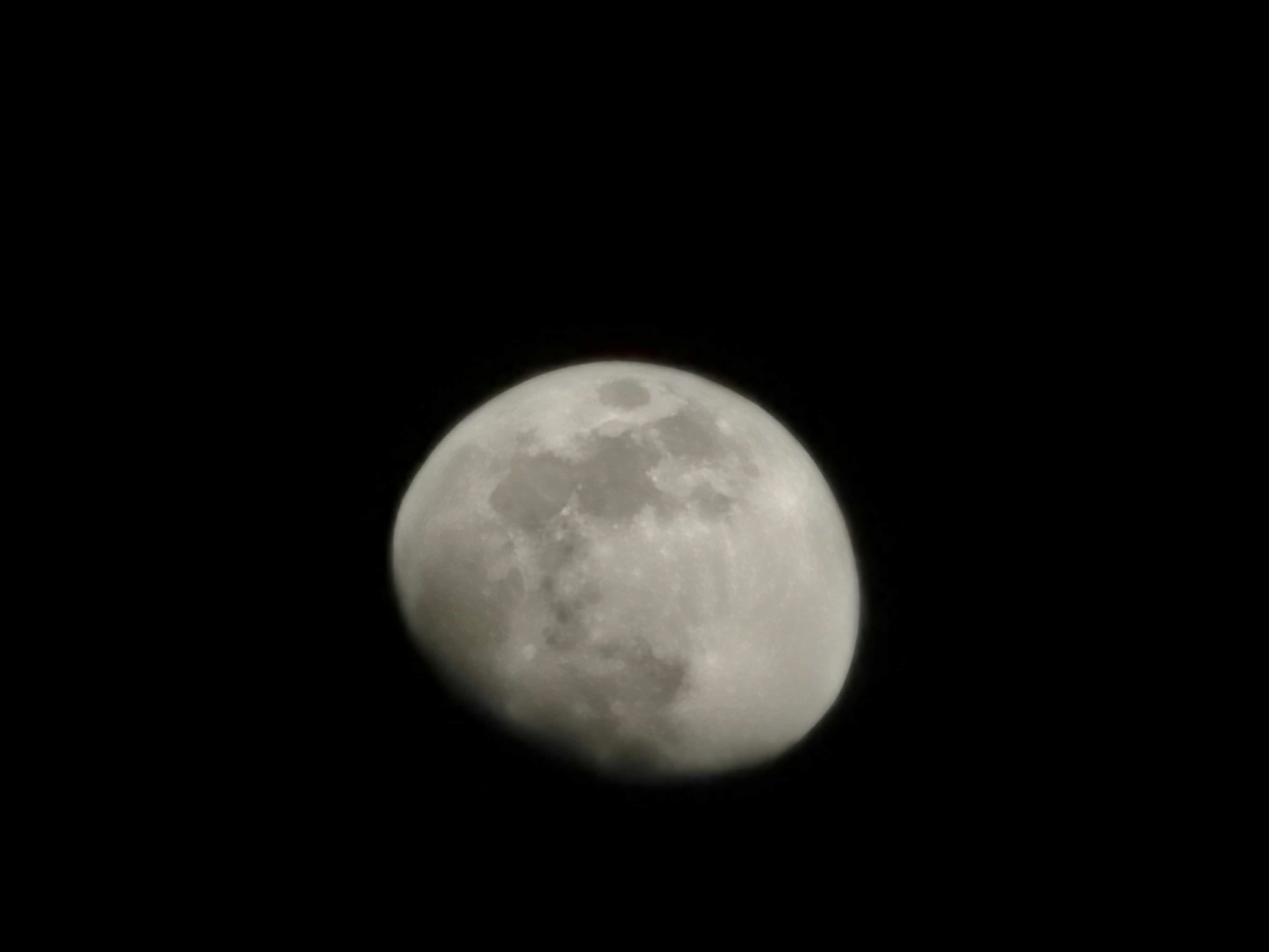 Moon shot at 50x zoom on the Huawei P30 Pro
