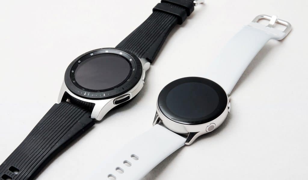 Samsung Galaxy Watch (left) next to the Galaxy Watch Active (right)