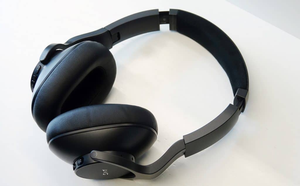 AKG N700 NCM2 wireless active noise cancellation headphones