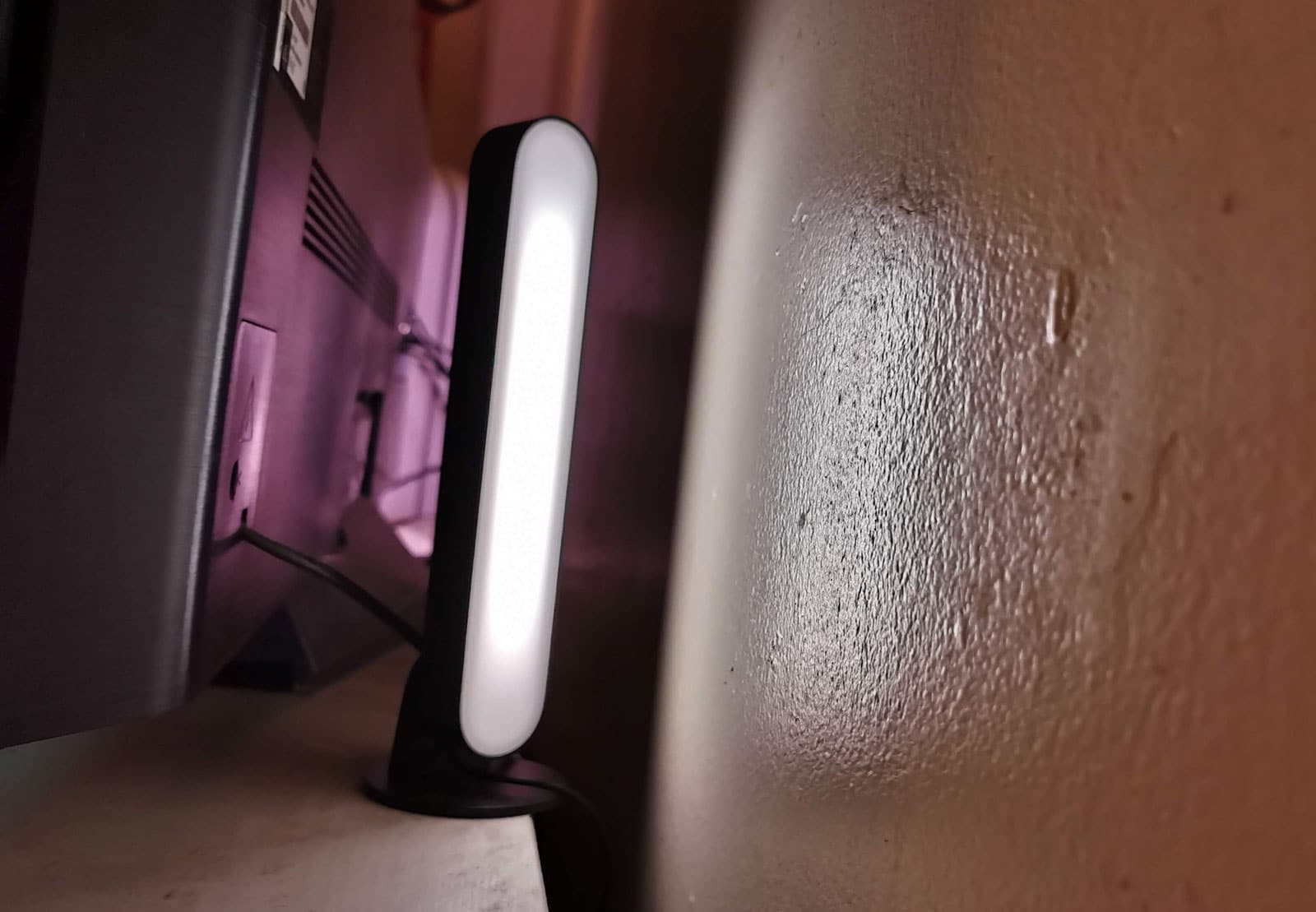 Philips Hue Box Adds Immersive Lighting To Your TV Experience