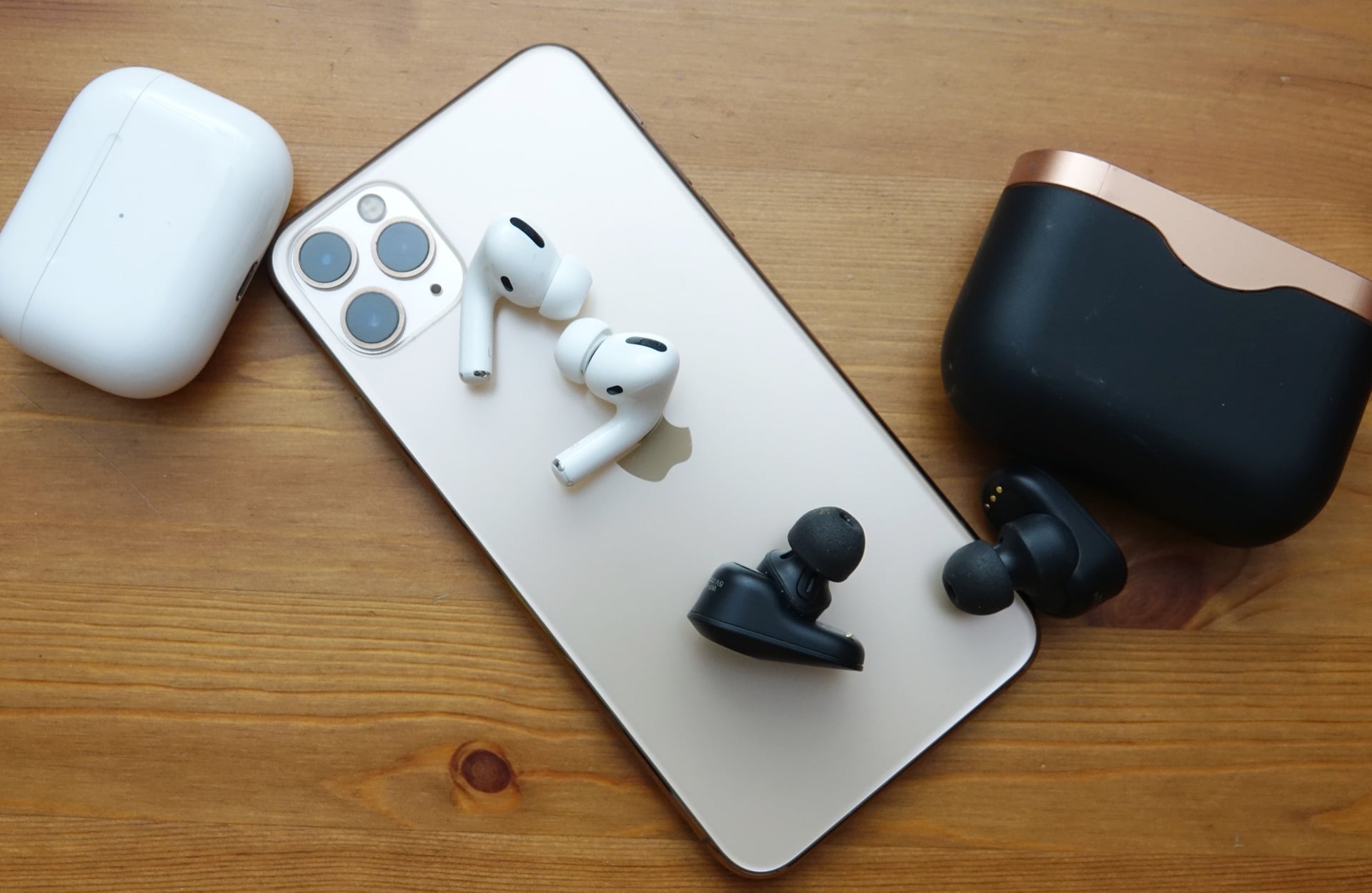 Sony wf1000xm3 vs apple airpods online pro