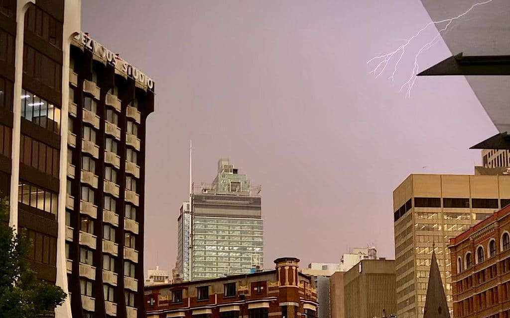 How to capture lightning on an iPhone