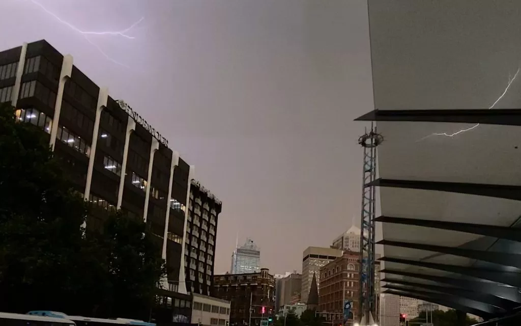 How to capture lightning on an iPhone