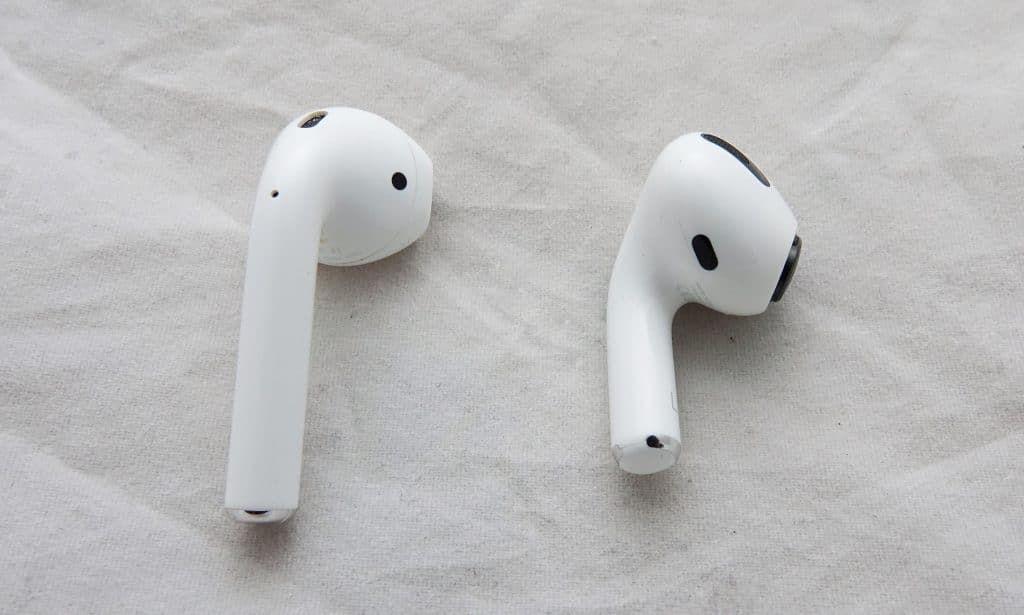 Apple AirPods vs Apple AirPods Pro