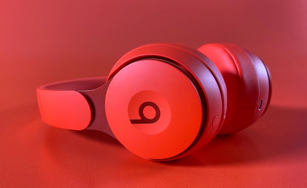 Beats solo pro discount controls