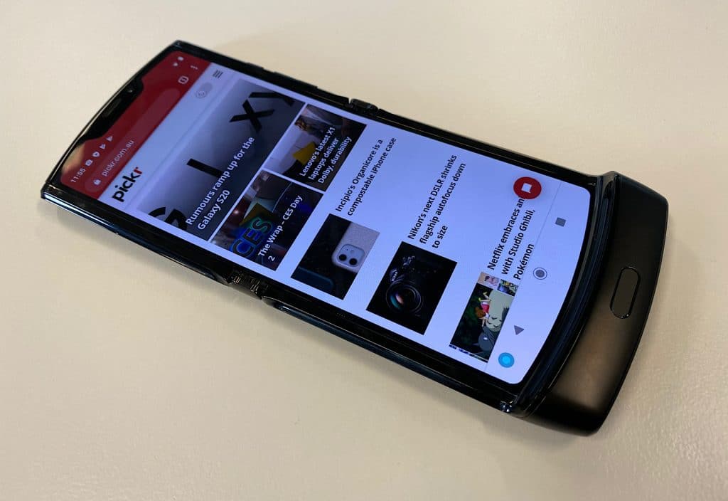Hands on with the Motorola RAZR (2020)