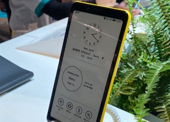 Hisense colour e-ink screen and phone