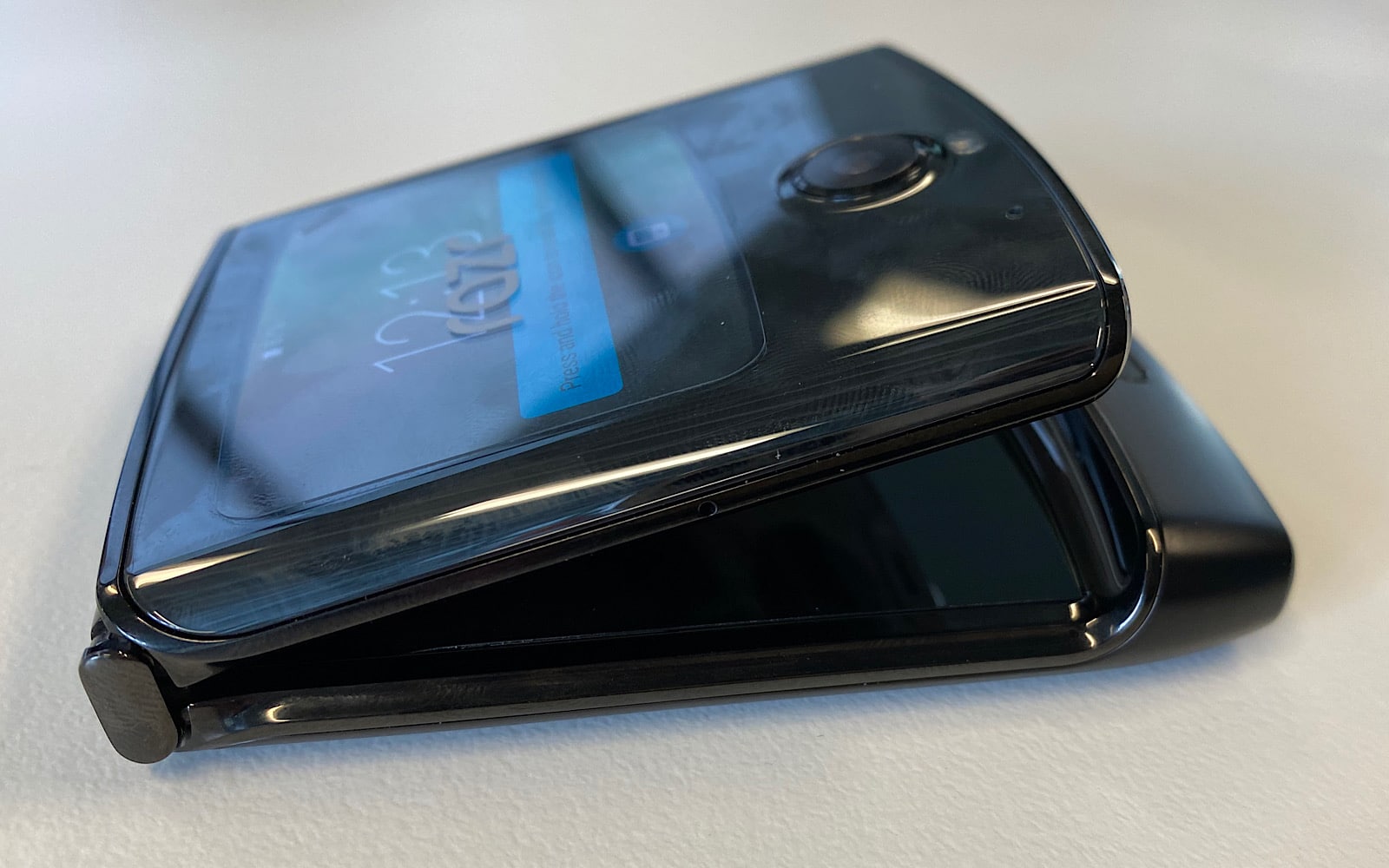 Hands on with the Motorola RAZR (2020)