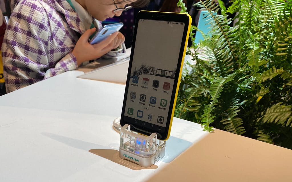 Hisense colour e-ink screen and phone