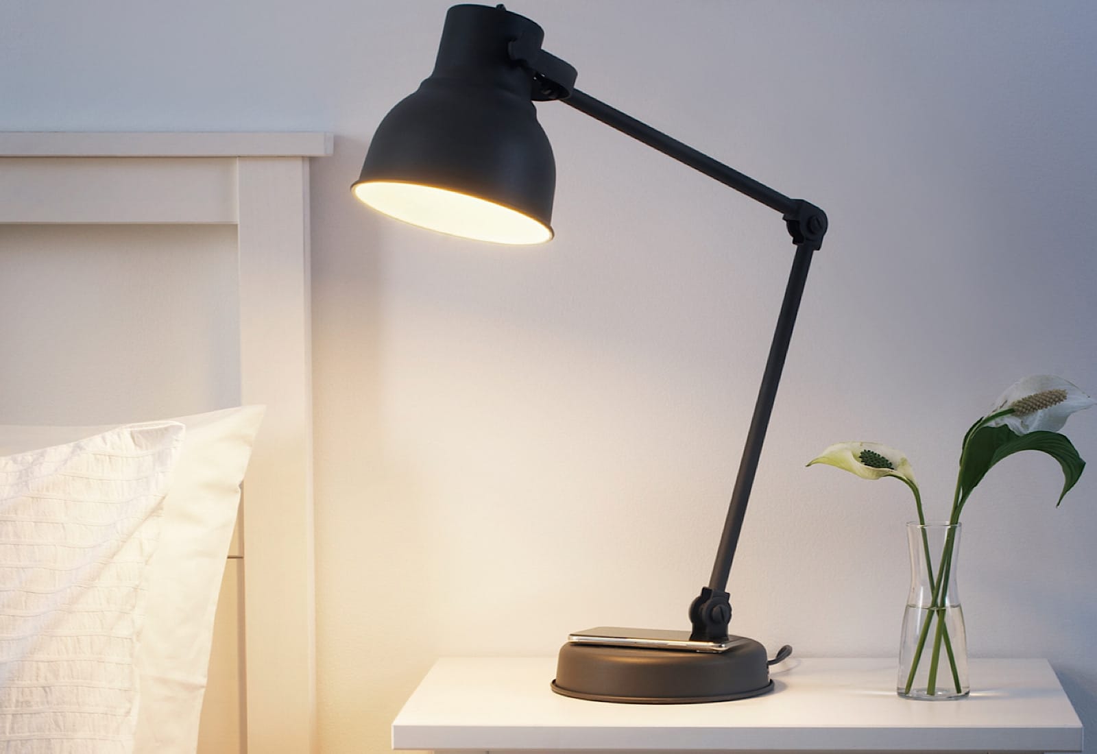 IKEA Hektar wireless charge lamp