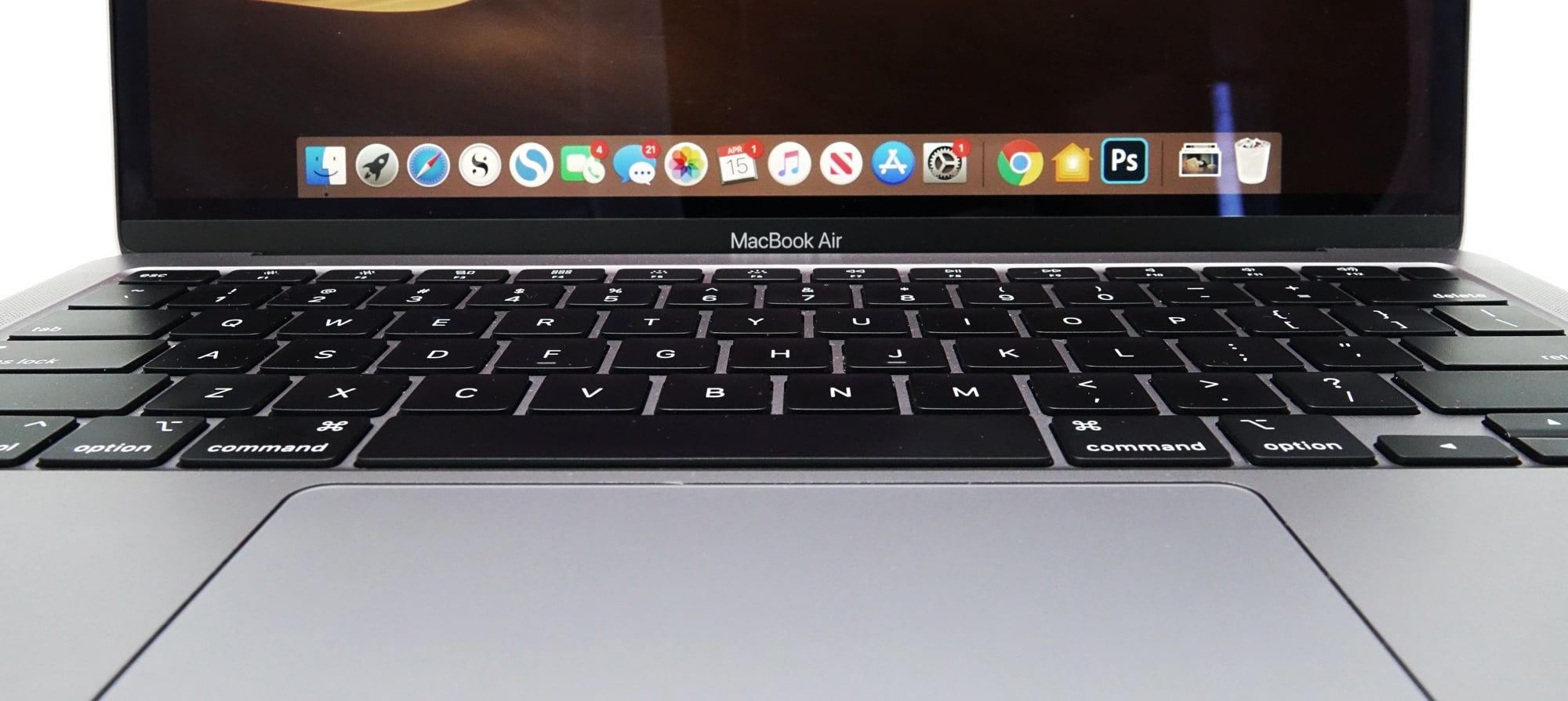 Review: Apple MacBook Air (2020) – Pickr
