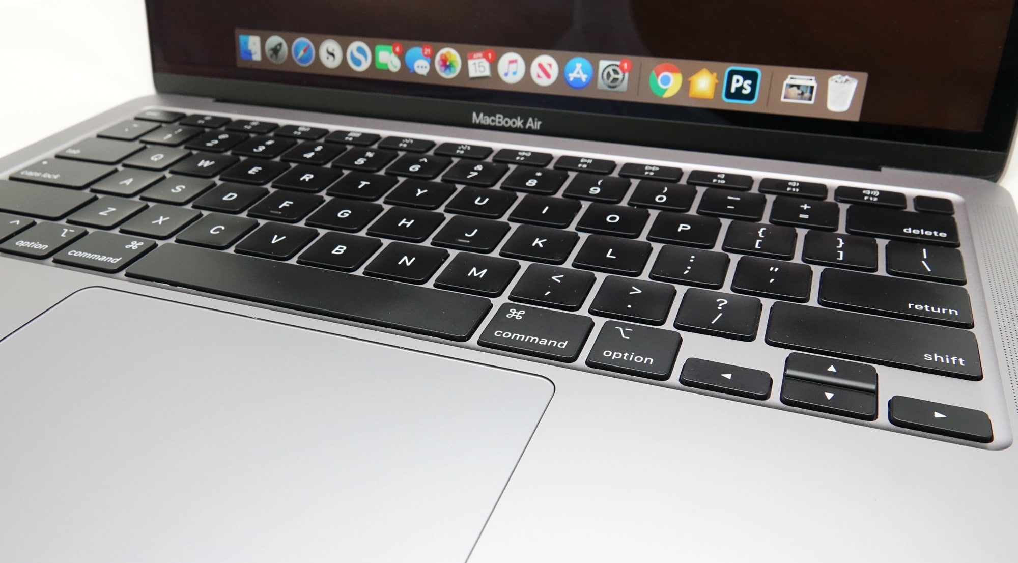 Review: Apple MacBook Air (2020) – Pickr
