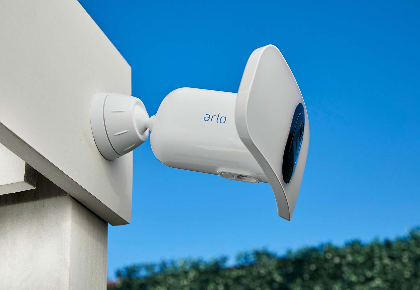 arlo flood light with camera