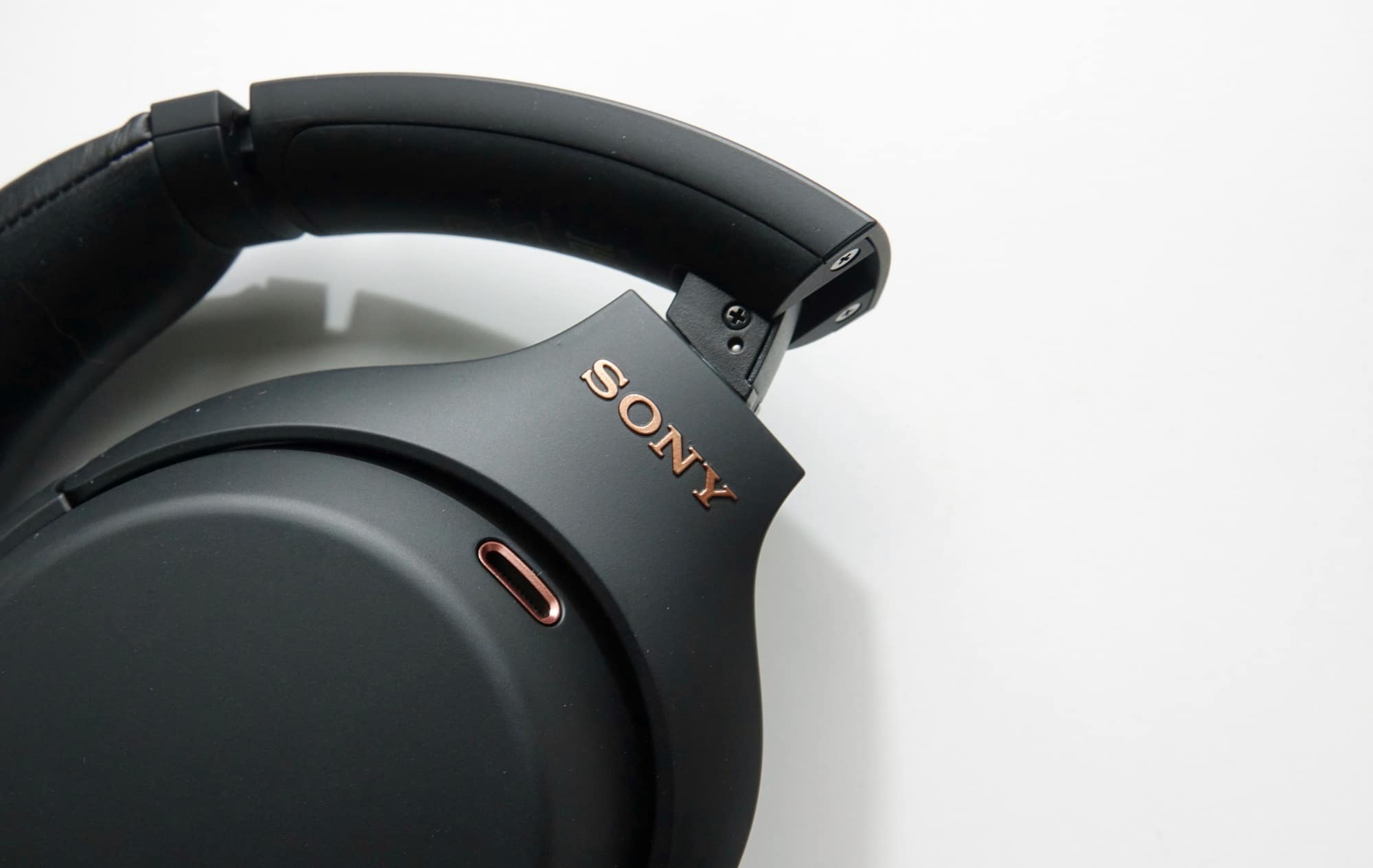 Rose gold hot sale sony headset