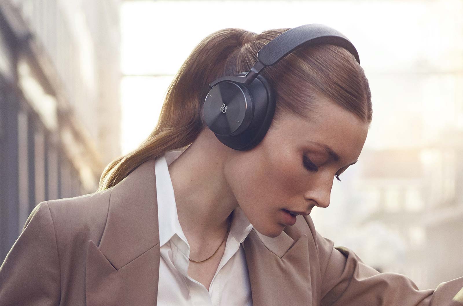 B&O crafts luxury noise cancelling cans in H95 – Pickr