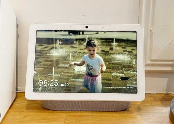 How to turn a Google Nest smart display into an auto-updating photo frame