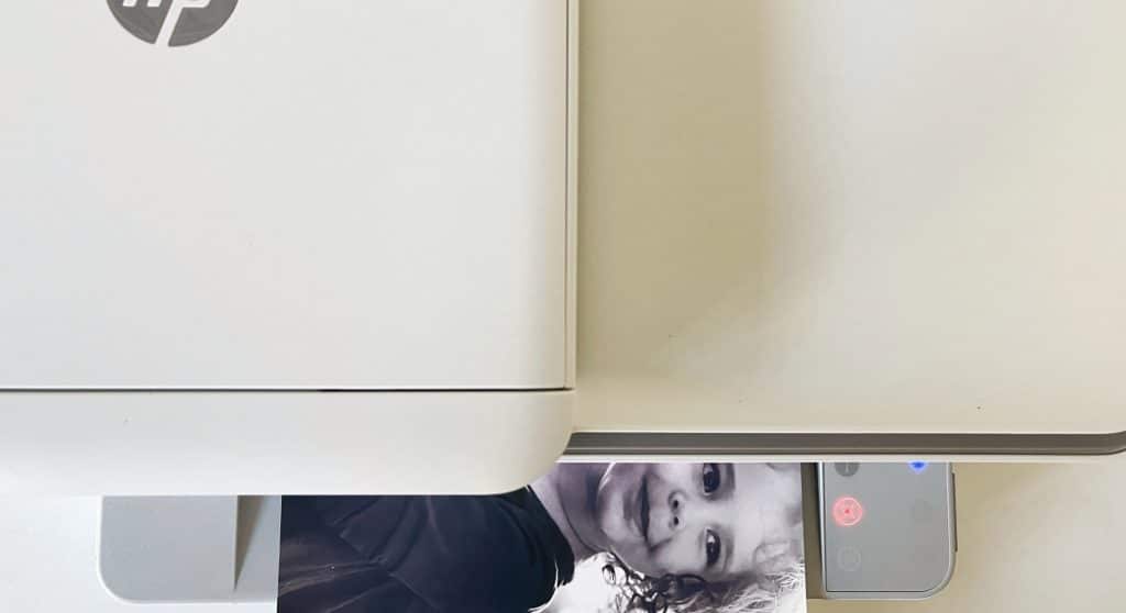 HP printing a picture with an Instant Ink cartridge