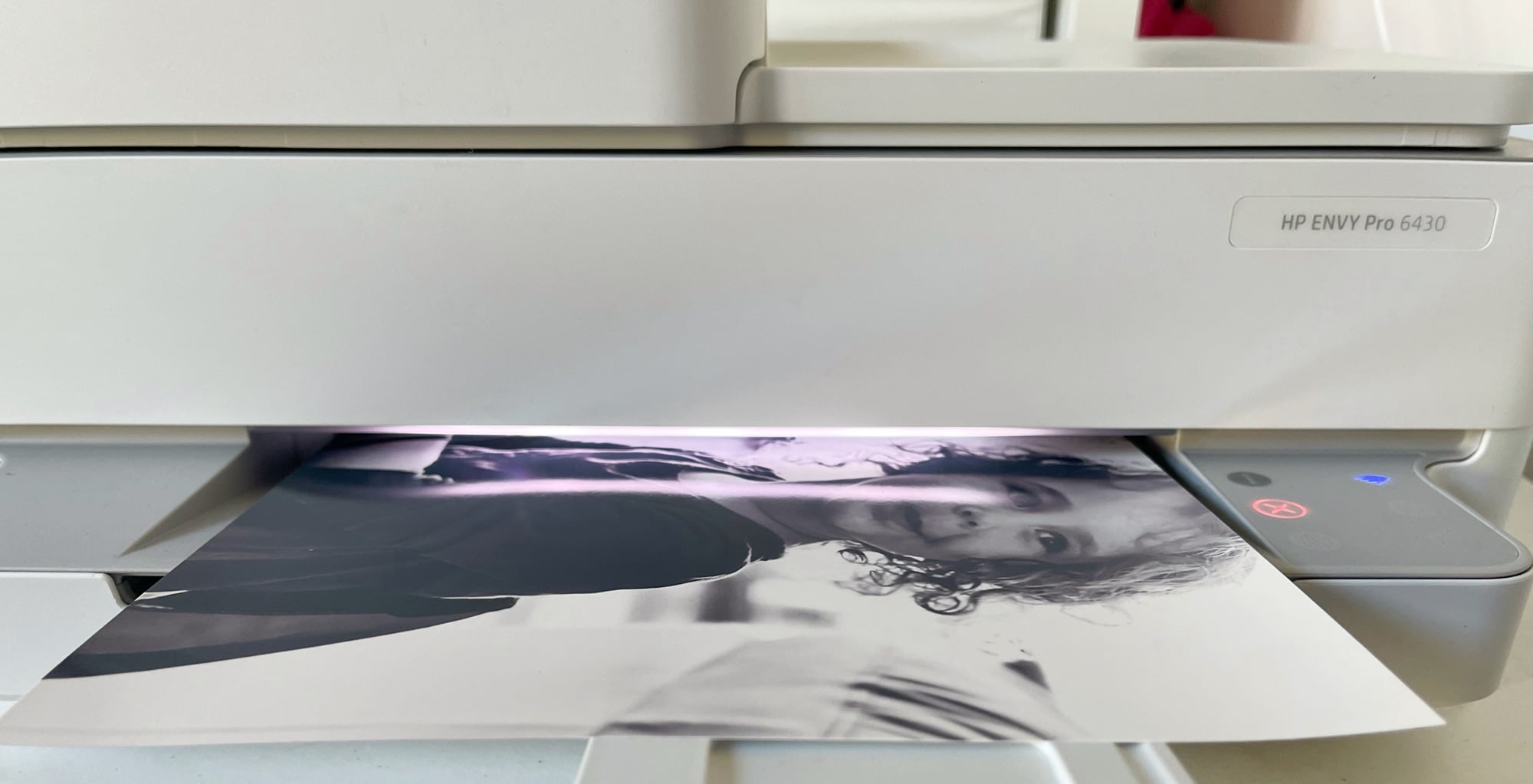 HP printing a picture with an Instant Ink cartridge