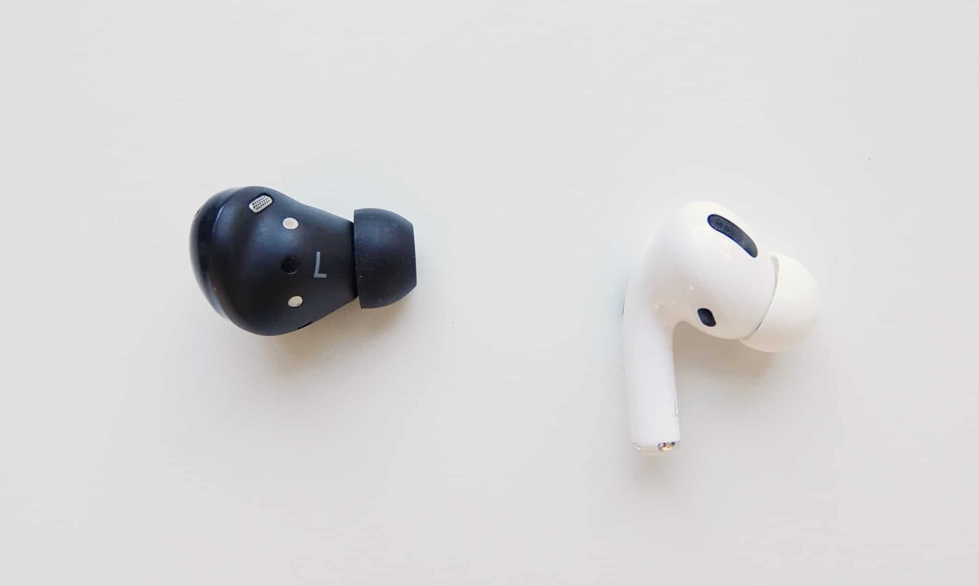 Samsung Galaxy Buds Pro (left) vs Apple AirPods Pro (right)