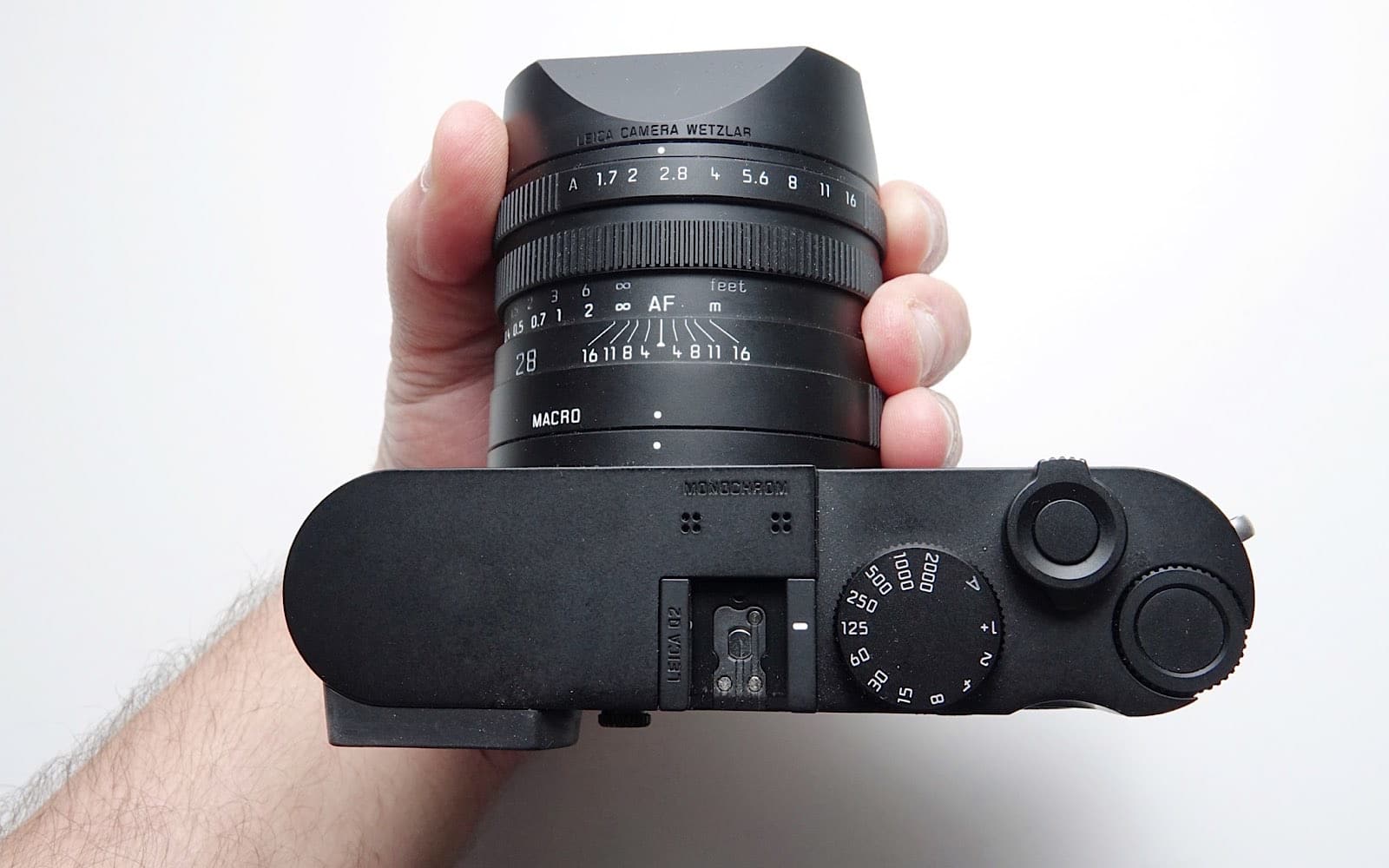 You can hold the Leica Q2 Monochrom like any other good camera.