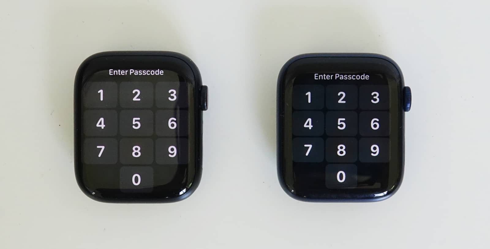 Apple Watch Series 7 (left) versus Apple Watch Series 6 (right)