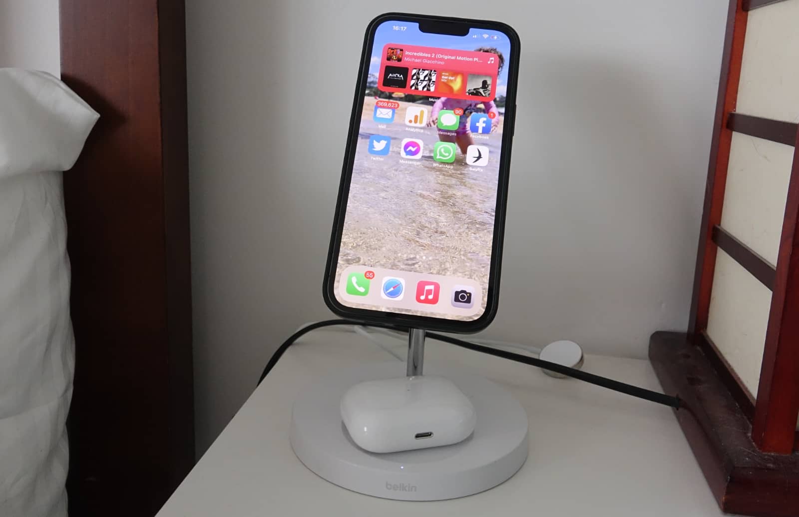 The Belkin 2-in-1 Charger Stand With MagSafe is the Perfect iPhone Charger
