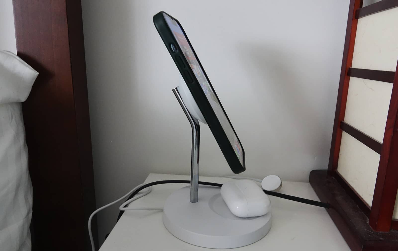 Review: Belkin 2-in-1 BoostCharge Pro Charger Stand with MagSafe