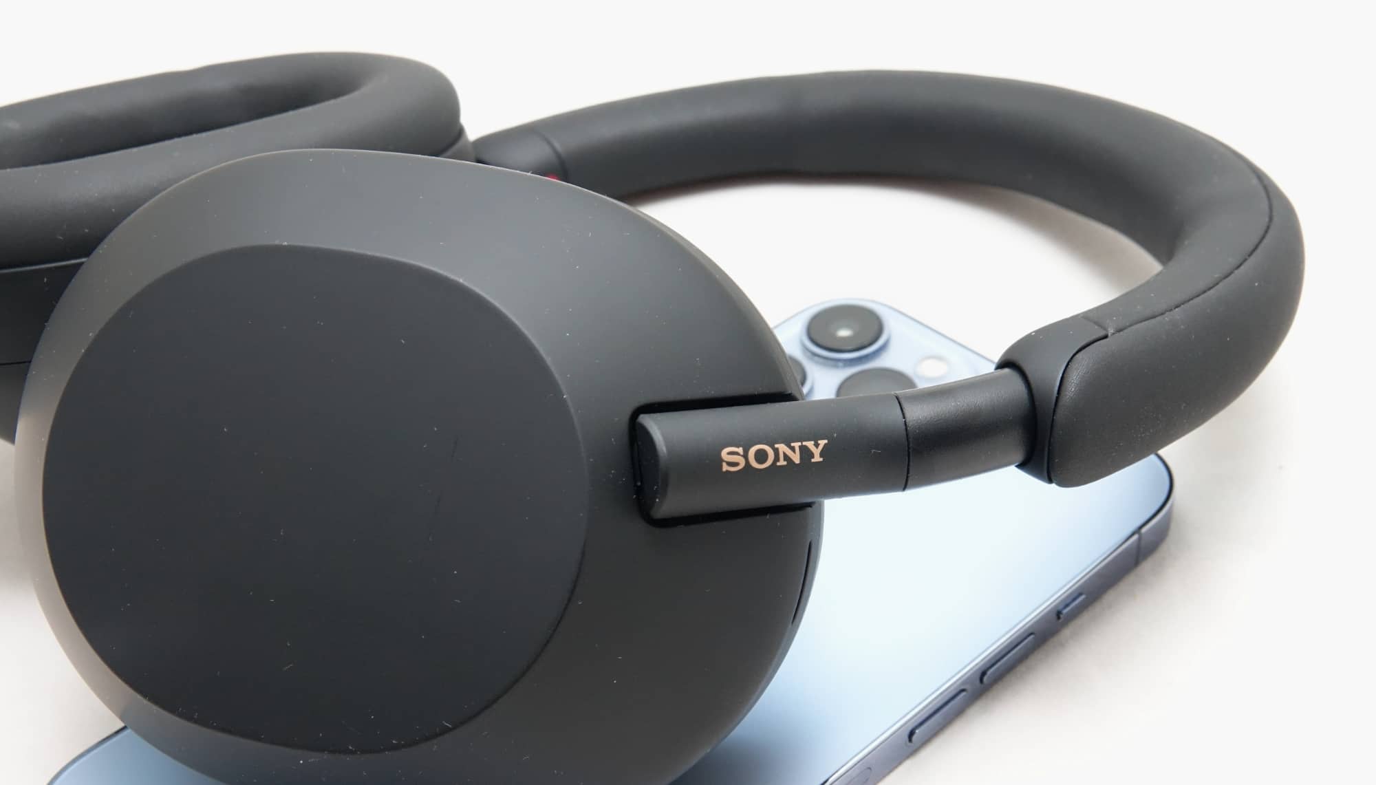 Review: Sony's XM5 headphones are excellent