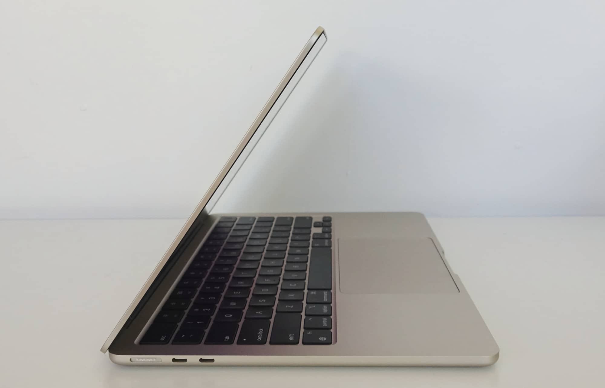 Apple M2 MacBook Air review (M2 Air 2022) – Pickr