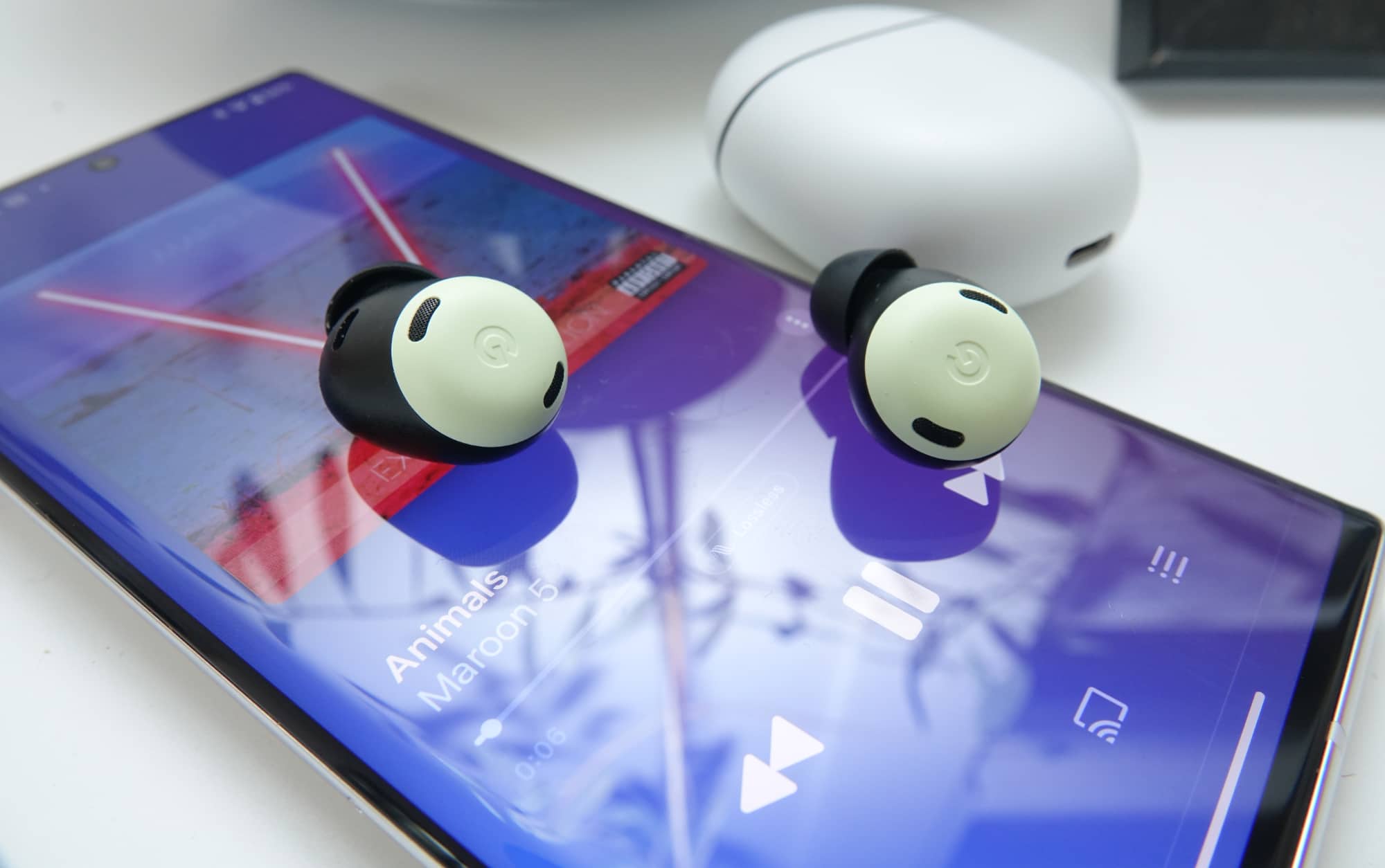 Hands-on Review: Google Pixel Buds Pro