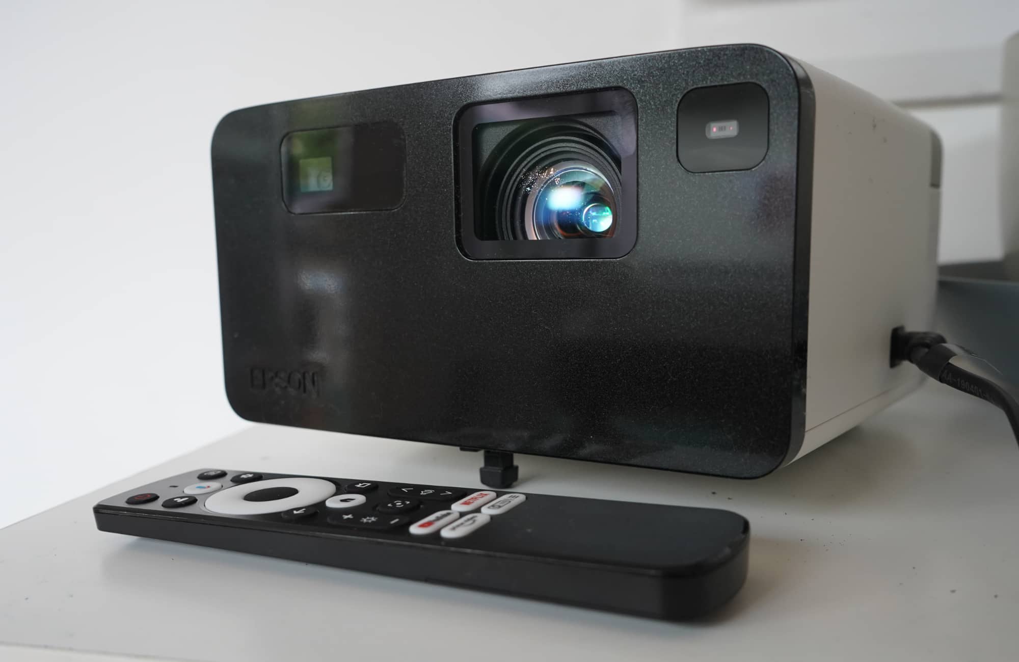 美品　EPSON EF-21 Epson EF-21 laser projector review – Pickr