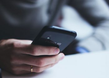 Are Australian shops ready for you to buy using only your phone?